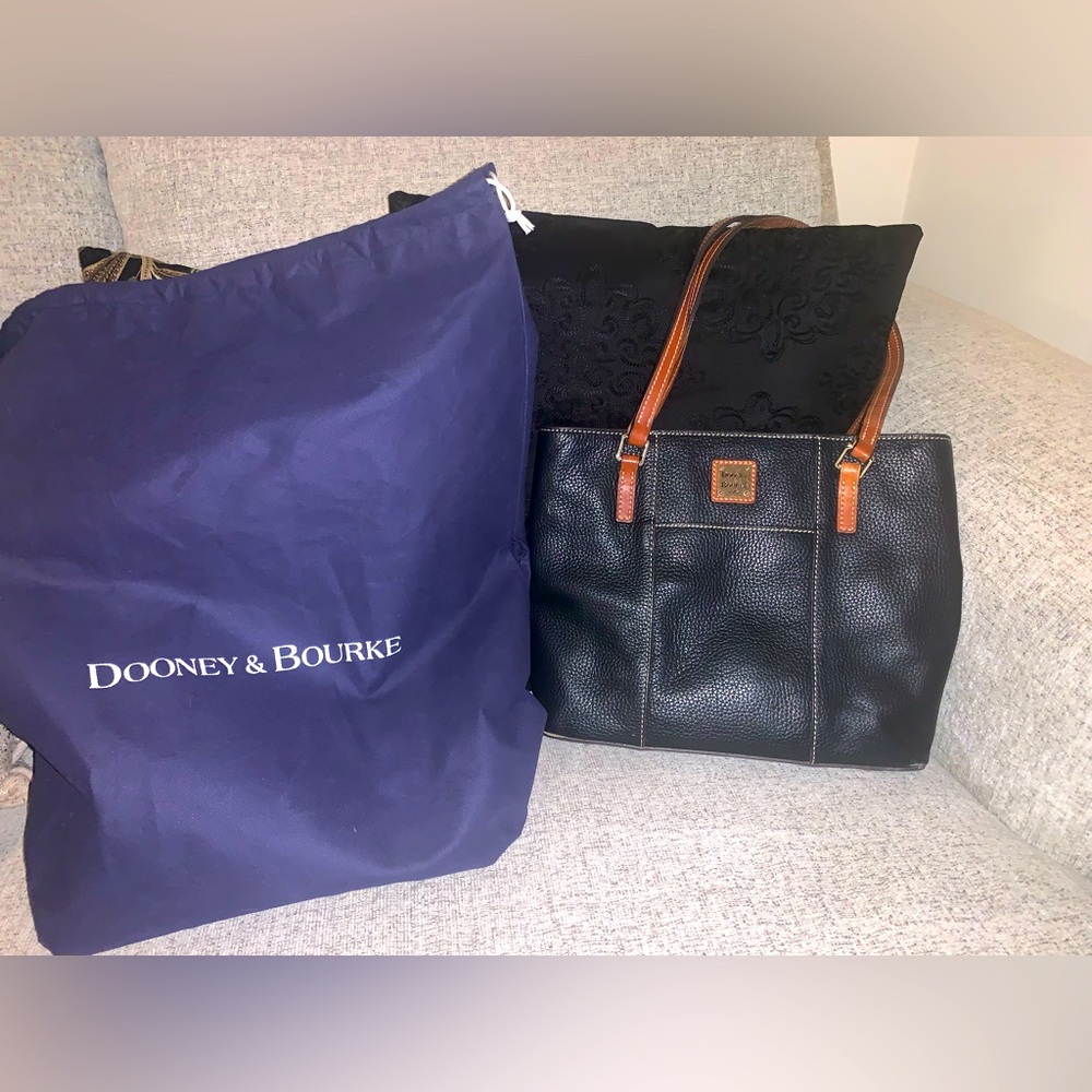 Dooney and Bourke- preowned leather bag
